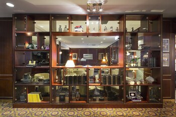 Hotel Bar