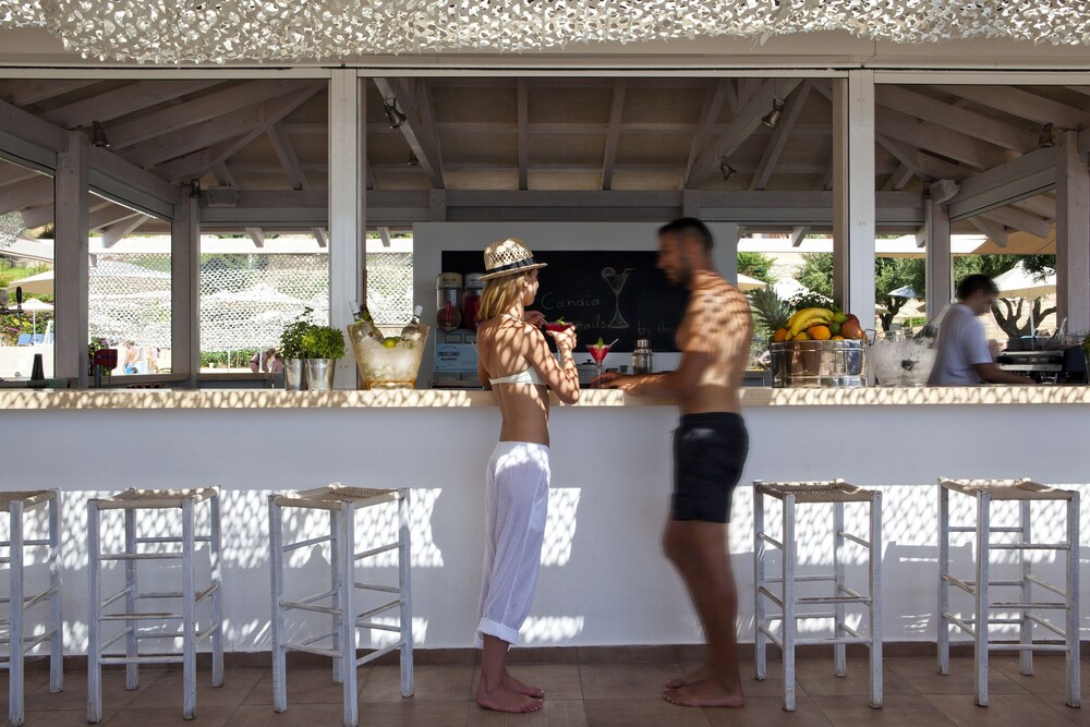 Poolbar