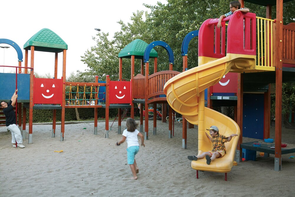 Außen-Kinderspielplatz