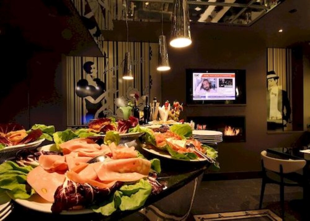 Hotel Lounge