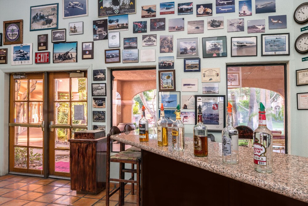 Hotel Bar