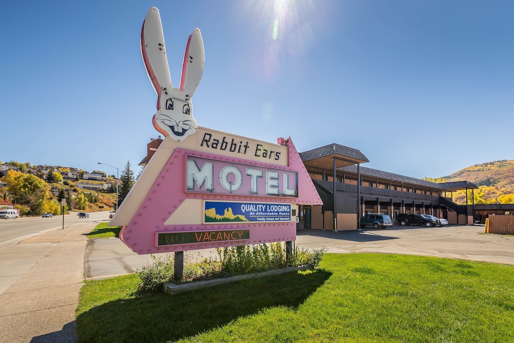 Property entrance, Rabbit Ears Motel