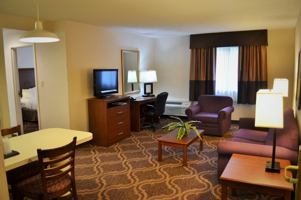 Room, Ashmore Inn and Suites