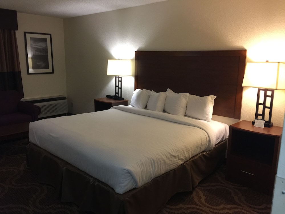 Room, Ashmore Inn and Suites