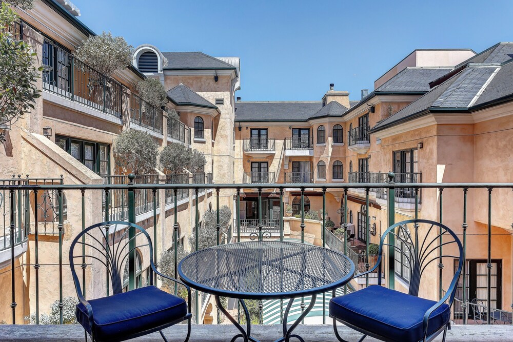 Courtyard View