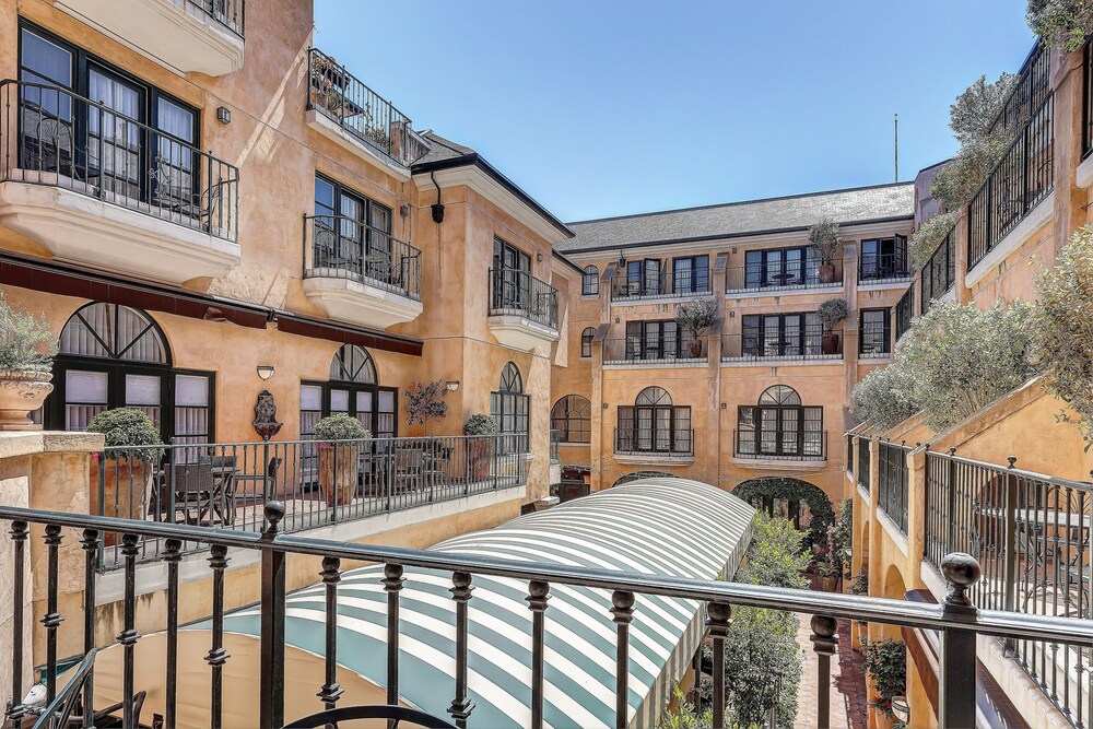 Courtyard View