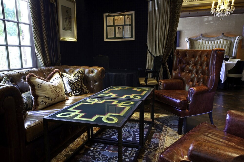 Hotel Lounge