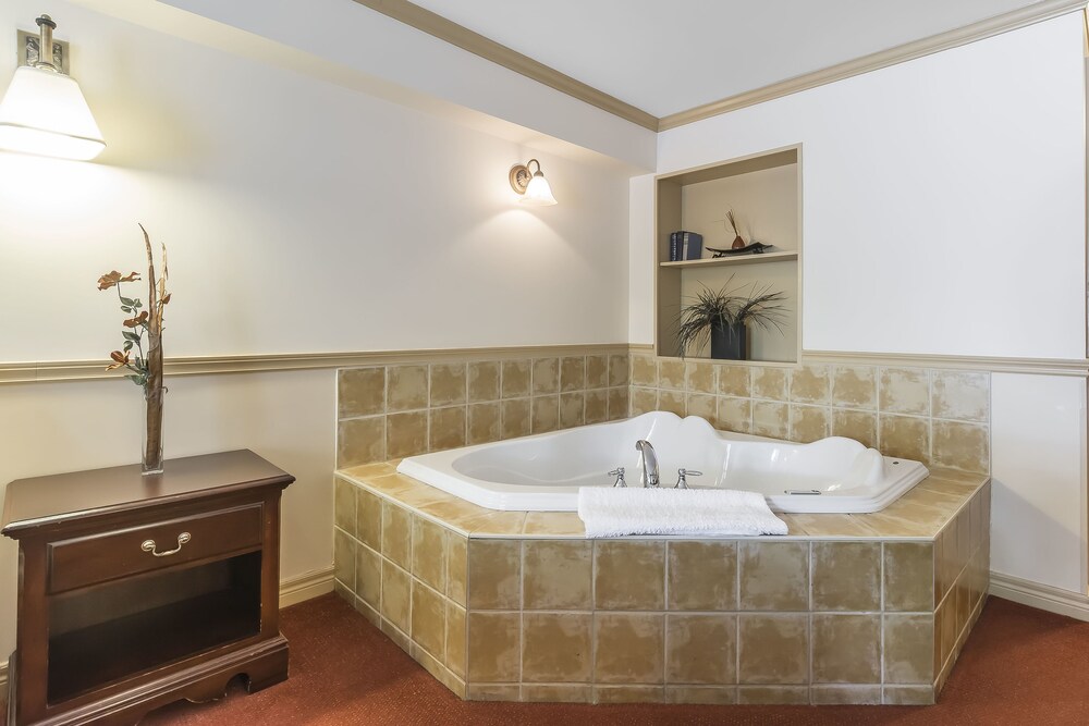 Jetted Tub