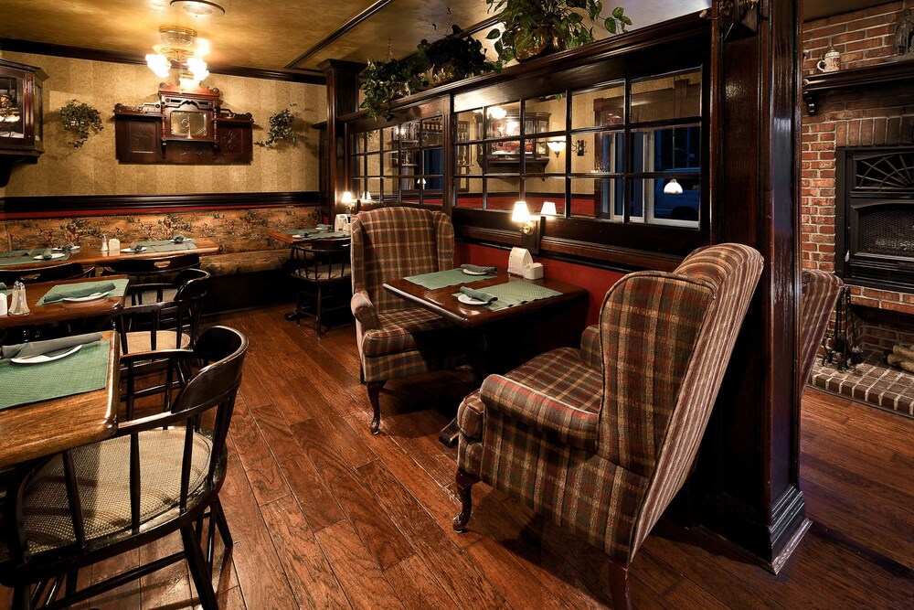 Hotel Lounge