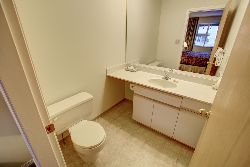 One Bedroom plus Loft Suite - Bathroom