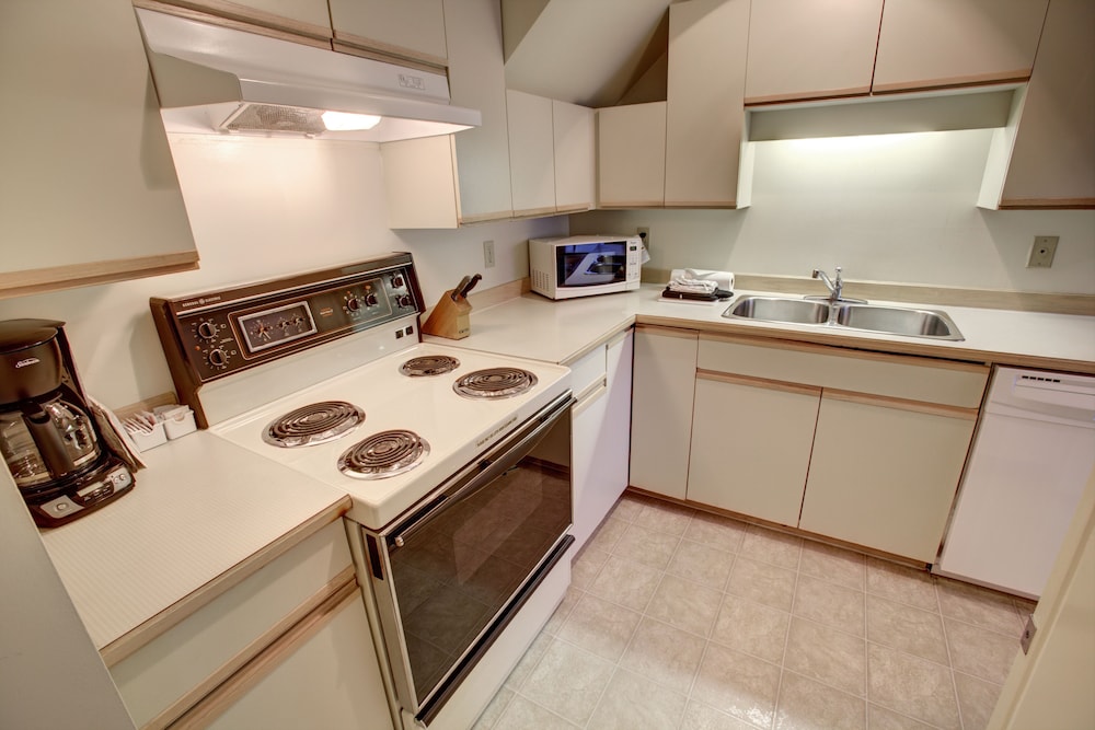 One Bedroom plus Loft Suite - In-Room Kitchen