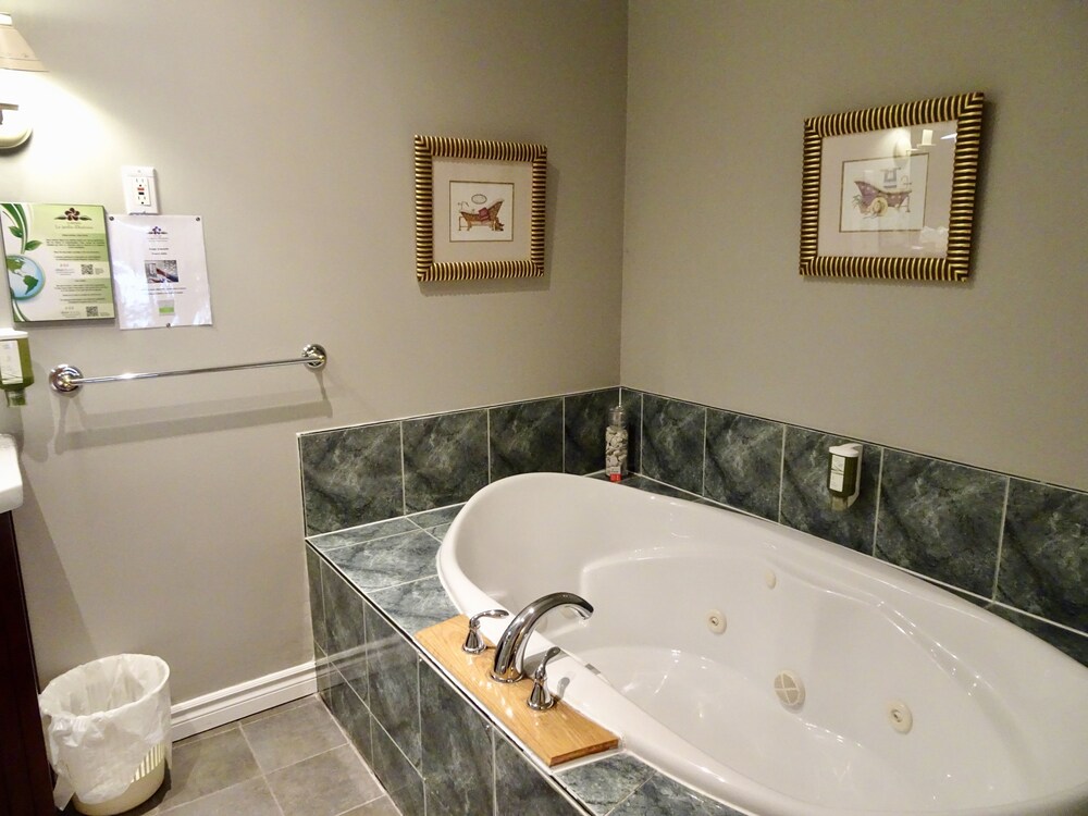 Jetted Tub
