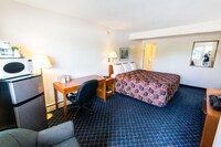 Standard Single Room, 1 Queen Bed