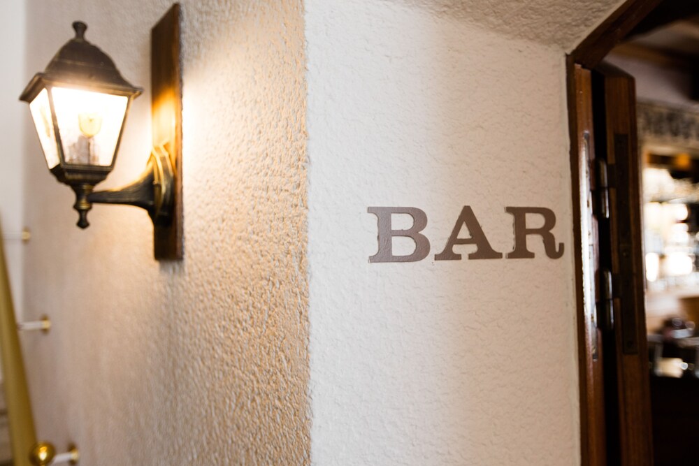 Hotel Bar