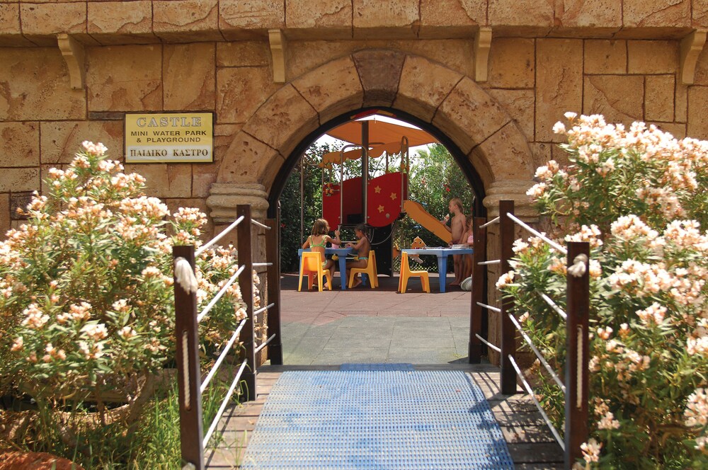 Childrens Play Area - Outdoor
