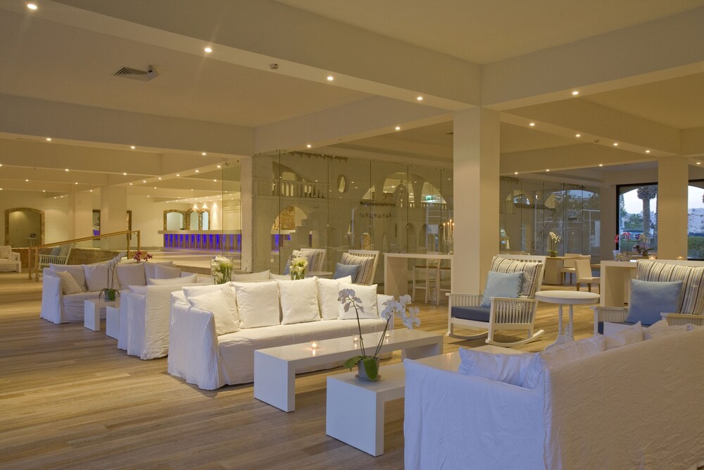 Hotel Lounge