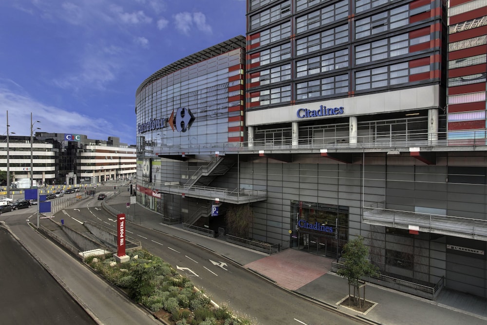 Hotel Front