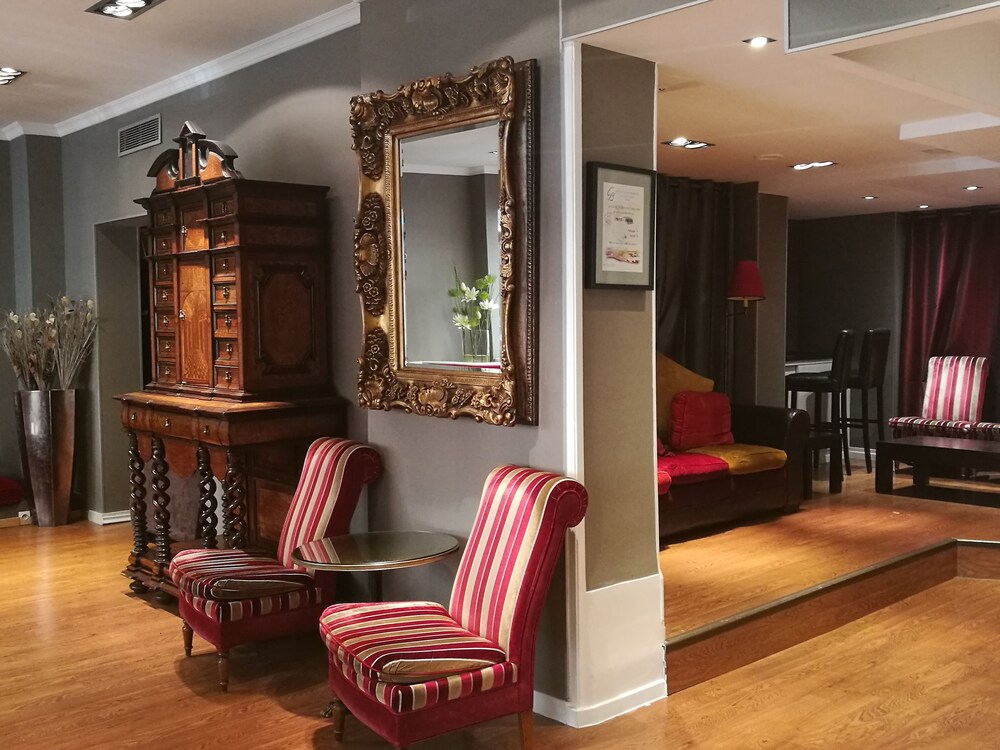 Hotel Lounge