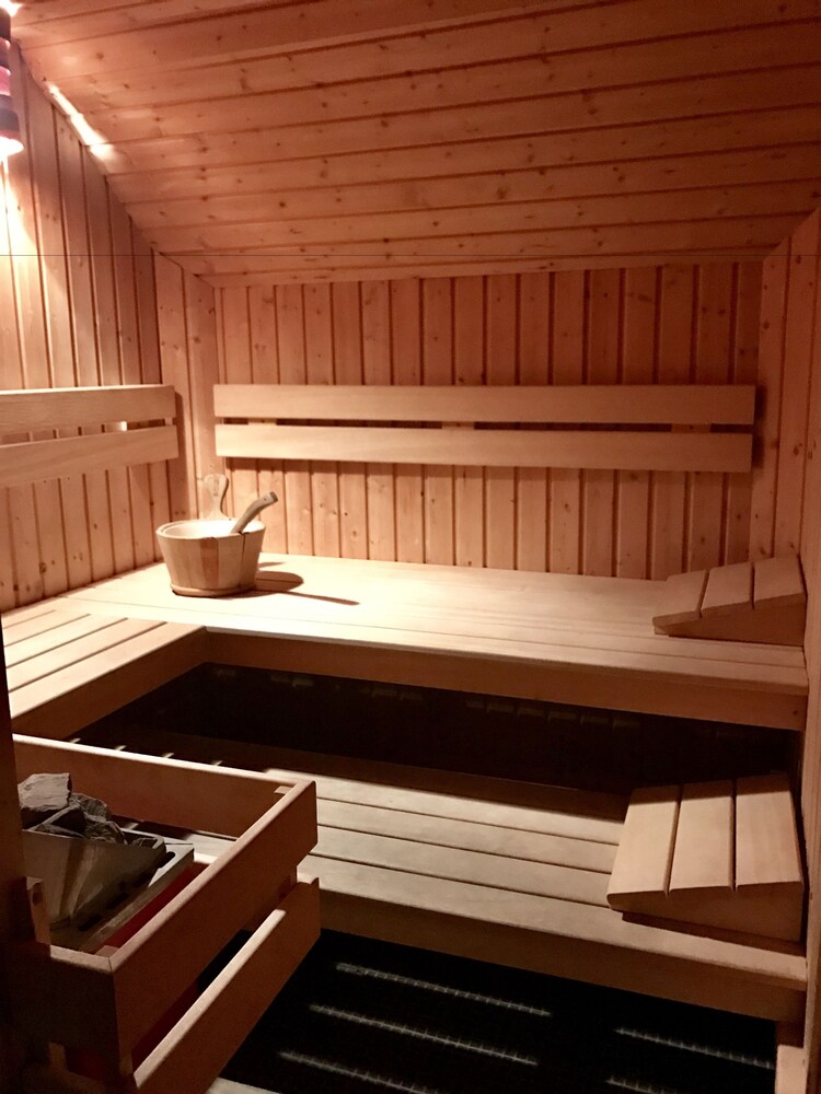 Sauna, Golden Tulip Opera De Noailles