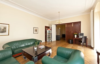 Hotel Lounge