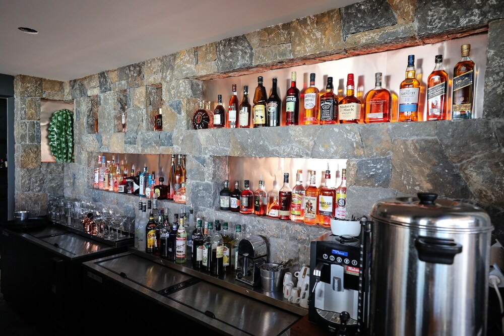 Hotel Bar