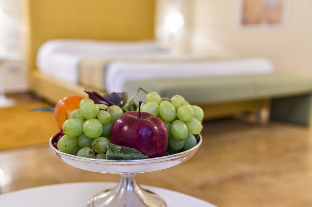 Room Service - Dining
