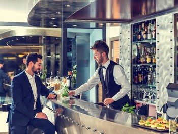 Hotel Bar