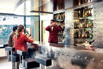 Hotel Bar