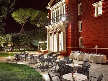 Outdoor Banquet Area