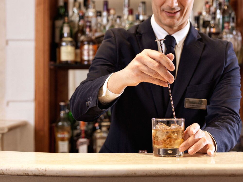 Hotel Bar