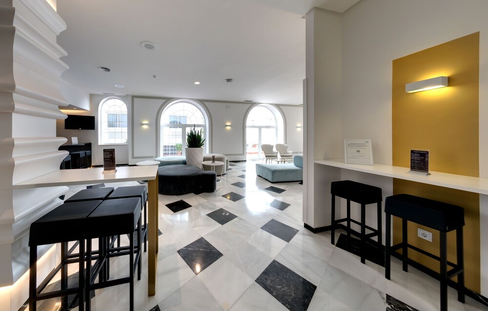 Hotel Bar