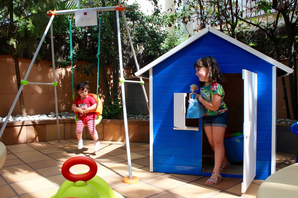 Childrens Play Area - Outdoor