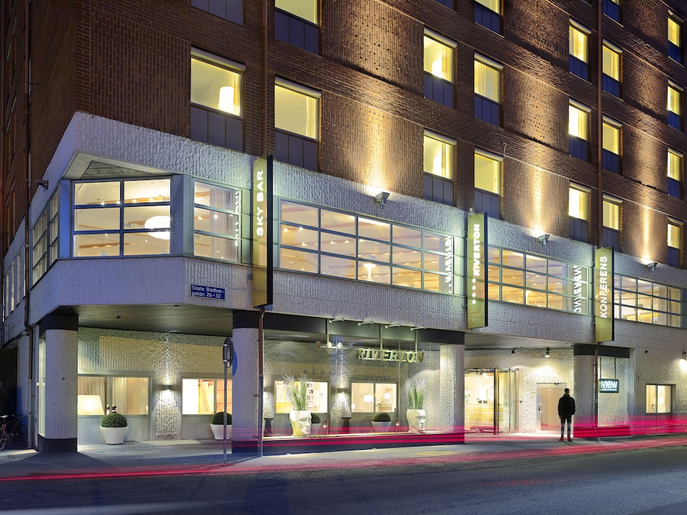 Hotel Front - Evening/Night
