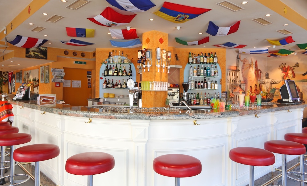 Hotel Bar