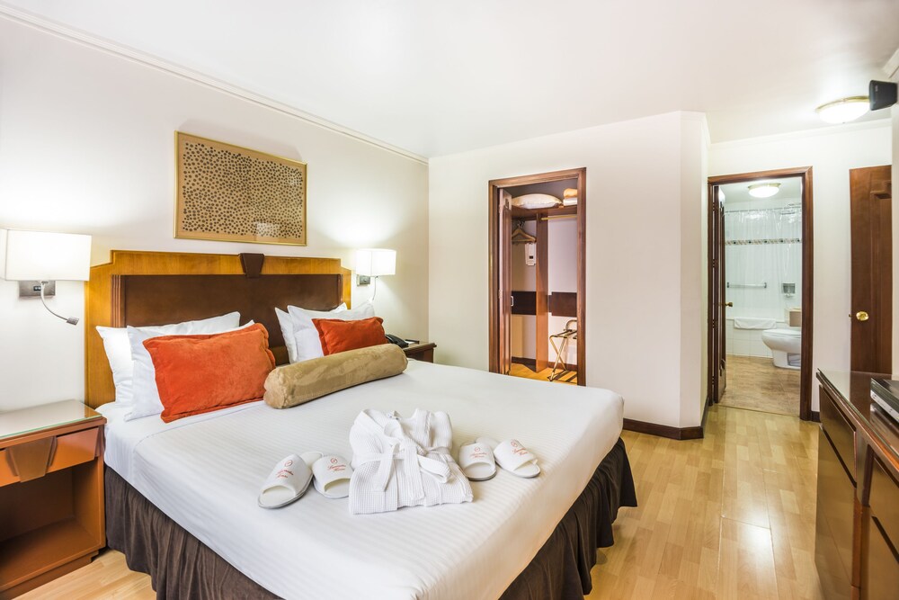 Premium Suite, 2 Bedrooms - Guestroom