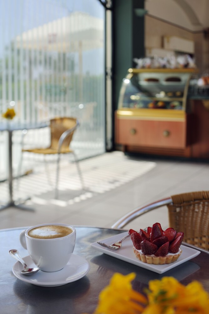Cafe