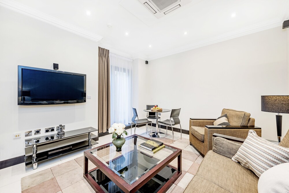 Standard Apartment, 1 Bedroom (located in basement) - Living Room