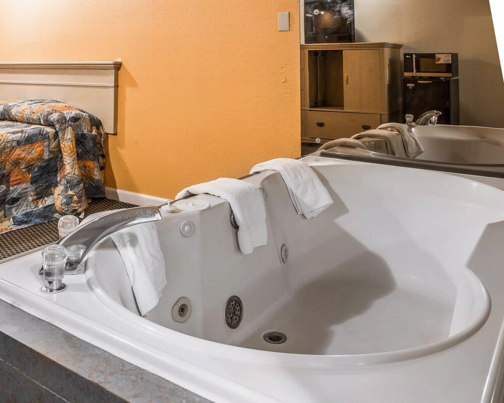 Jetted Tub