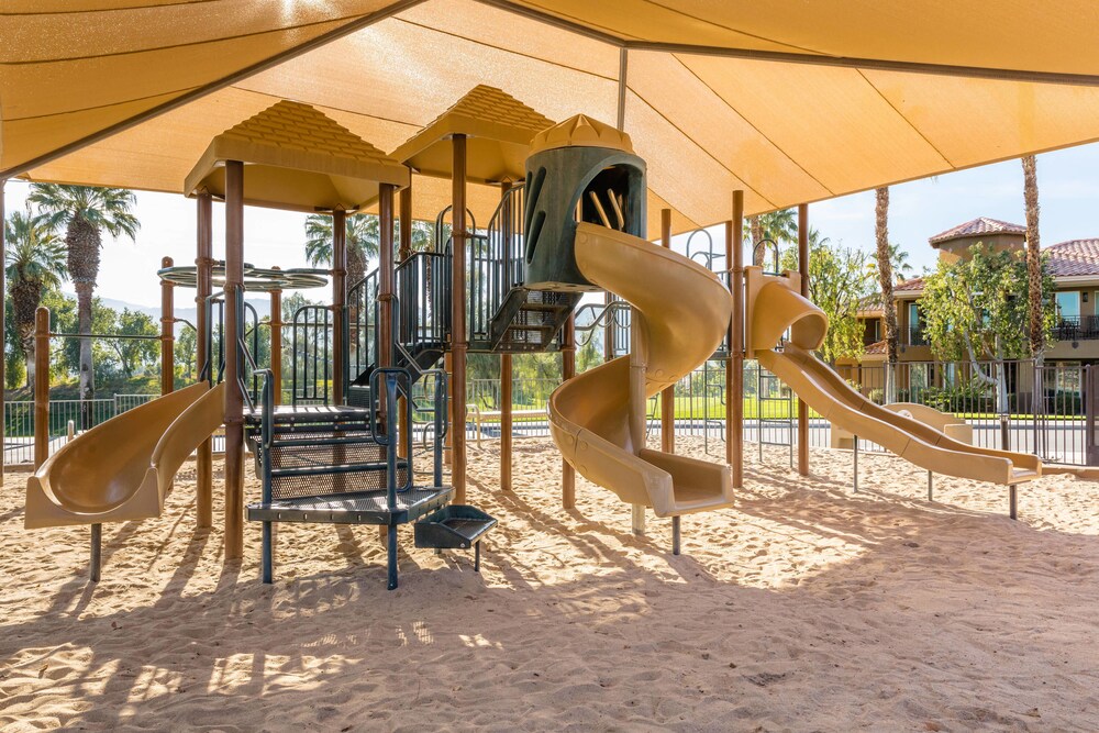Childrens Play Area - Outdoor