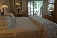 Deluxe Room, 1 King Bed
