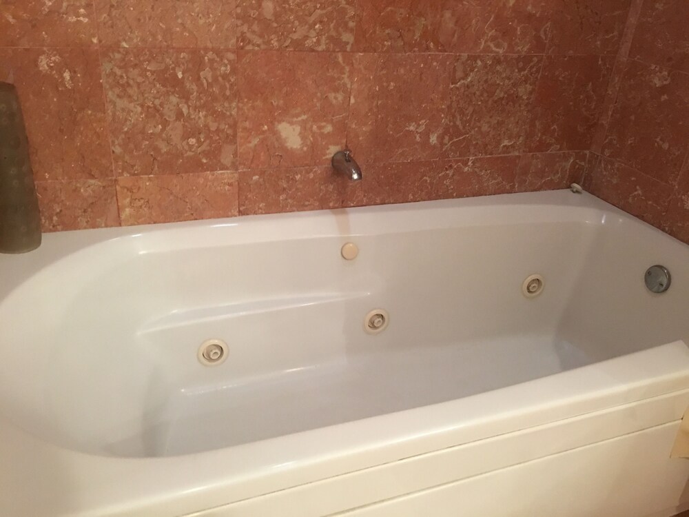 Jetted Tub
