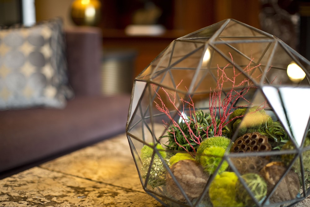 Lobby sitting area, The Paramount Hotel