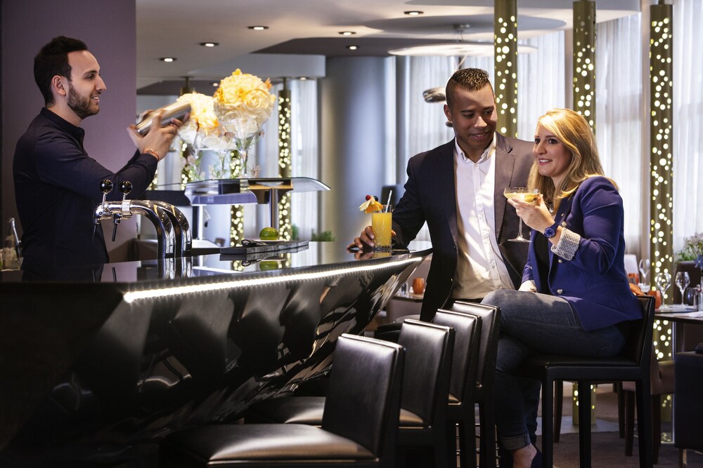 Hotel Lounge