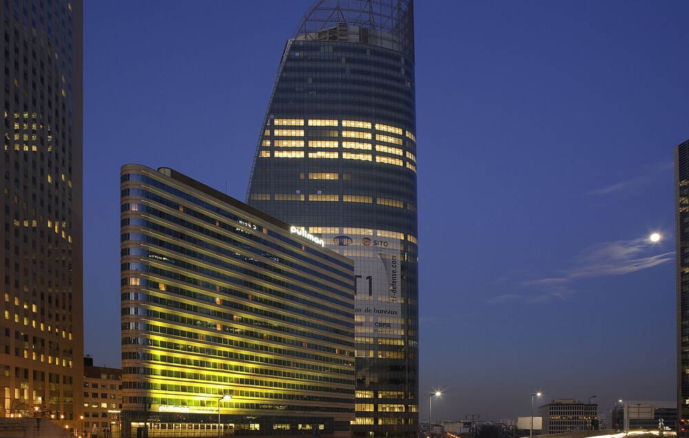 Facciata hotel (sera/notte)