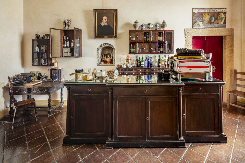 Hotel Bar