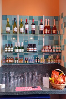 Hotel Bar