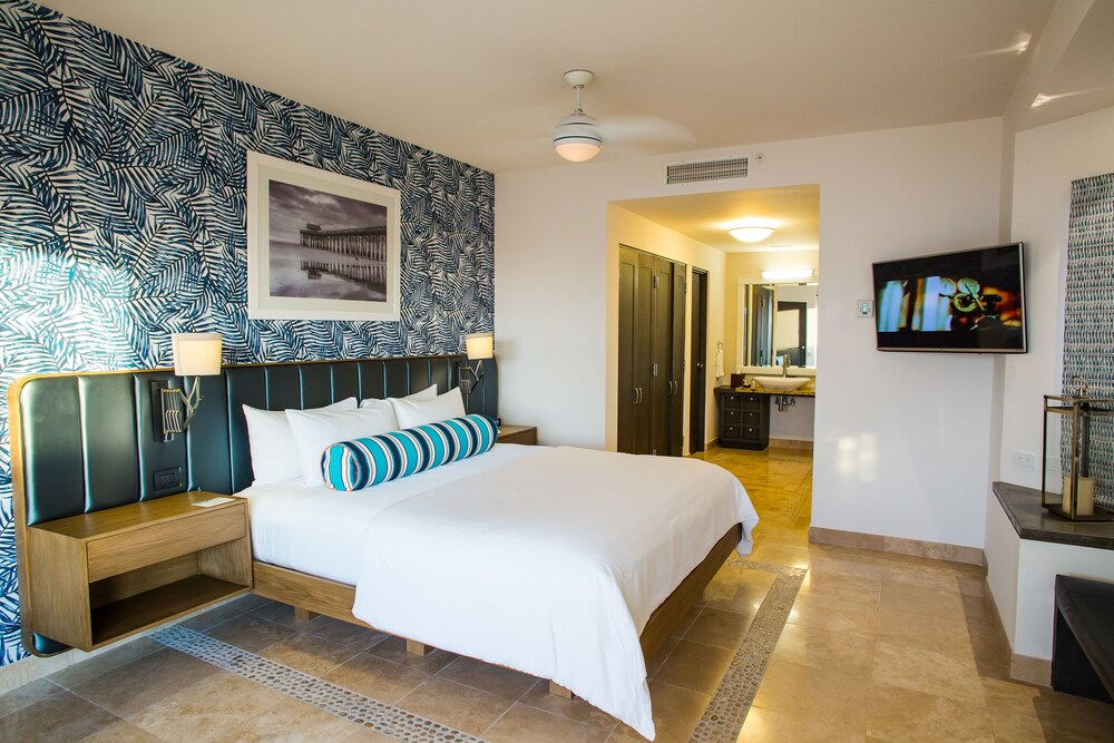 Suite, 1 King Bed with Sofa bed - Guestroom