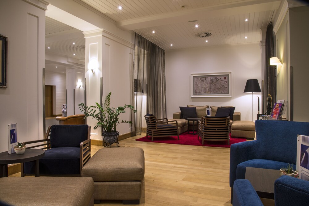 Hotel Bar