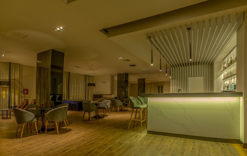 Hotel Lounge