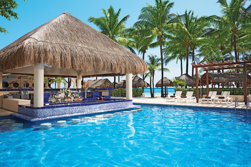 Poolside Bar